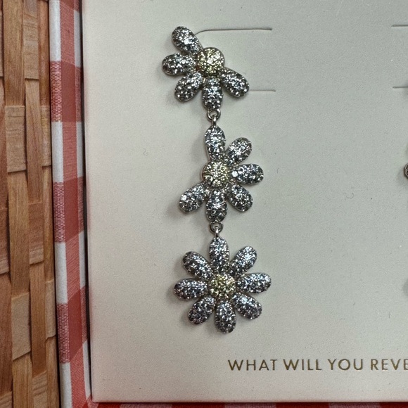 Market Fresh Dripping Daisy’s - Picture 2 of 3